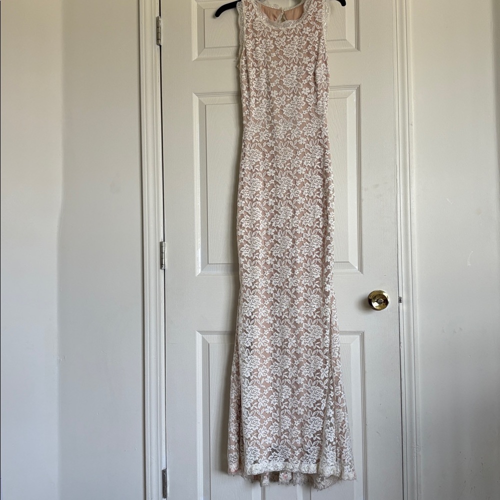Windsor Lace Prom Dress in Cream - Picture 4 of 6